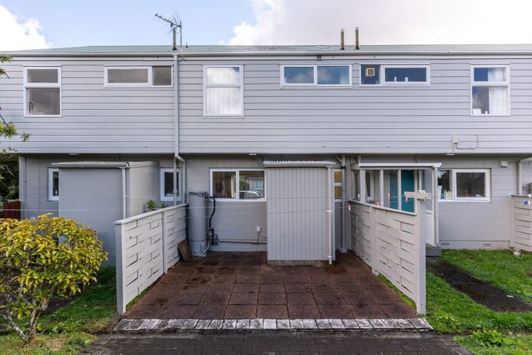 Photo of property in Lynbrae Court Flats, 12/4 Dr Taylor Terrace, Johnsonville, Wellington, 6037