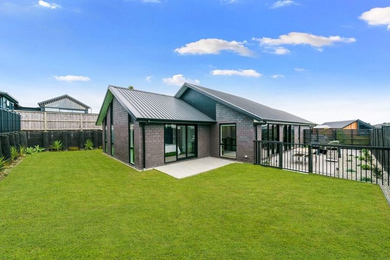 Photo of property in 16 Stanton House Road, Paerata, 2124