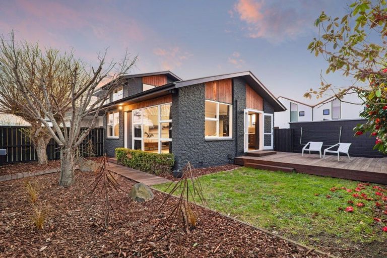 Photo of property in 111 Packe Street, Edgeware, Christchurch, 8013