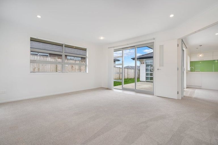 Photo of property in 21 Pyne Crescent, Pokeno, 2402