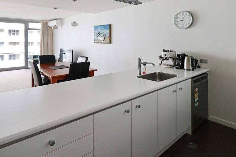 Photo of property in Montreaux Apartments, 4c/164 The Terrace, Wellington Central, Wellington, 6011