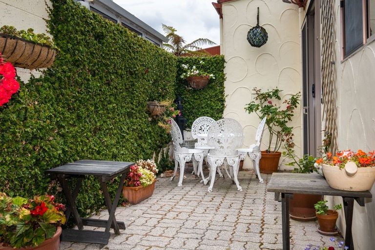 Photo of property in 24 Charles Street, Westshore, Napier, 4110