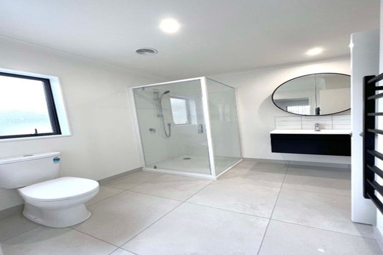 Photo of property in 15c Regia Close, Half Moon Bay, Auckland, 2012