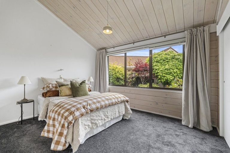 Photo of property in 6 Honnor Place, Hurdon, New Plymouth, 4310