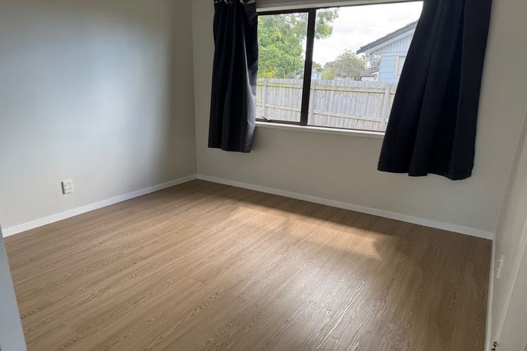Photo of property in 3 Fiesta Drive, Half Moon Bay, Auckland, 2012