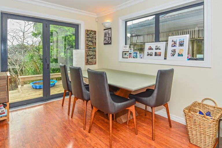 Photo of property in 20 Collingwood Road, Waiuku, 2123