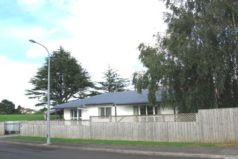 Photo of property in 3 Thompson Park Road, Mount Wellington, Auckland, 1060