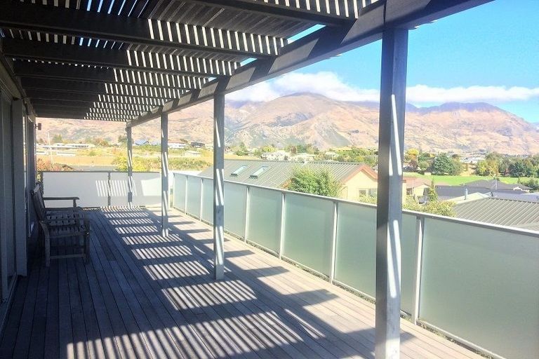 Photo of property in 11 Bob Lee Place, Wanaka, 9305