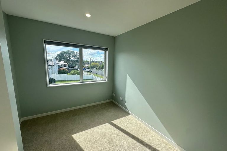 Photo of property in 17 David Street, Bayswater, Auckland, 0622