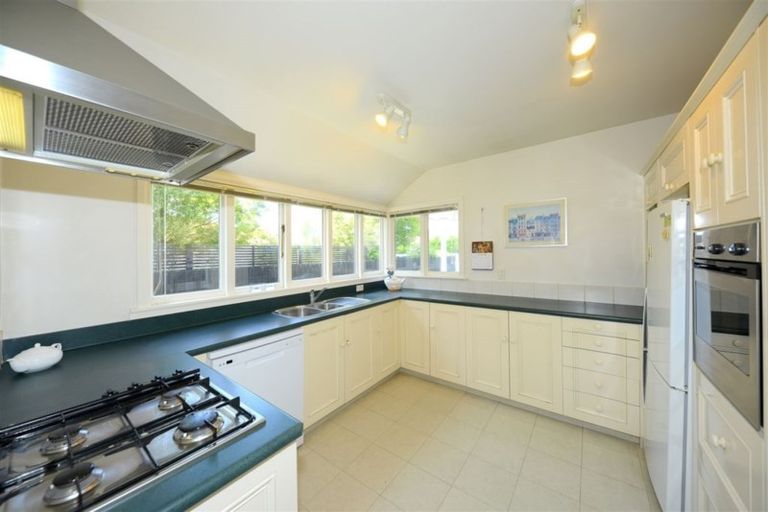 Photo of property in 62 Kotare Street, Fendalton, Christchurch, 8041