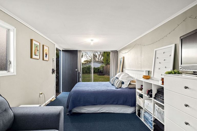 Photo of property in 160 Colwill Road, Massey, Auckland, 0614