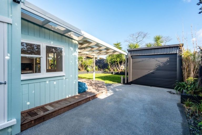 Photo of property in 8 Root Street, Gisborne, 4010