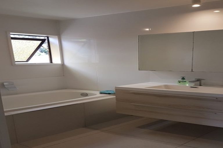 Photo of property in 21 Ferry Parade, Herald Island, Auckland, 0618