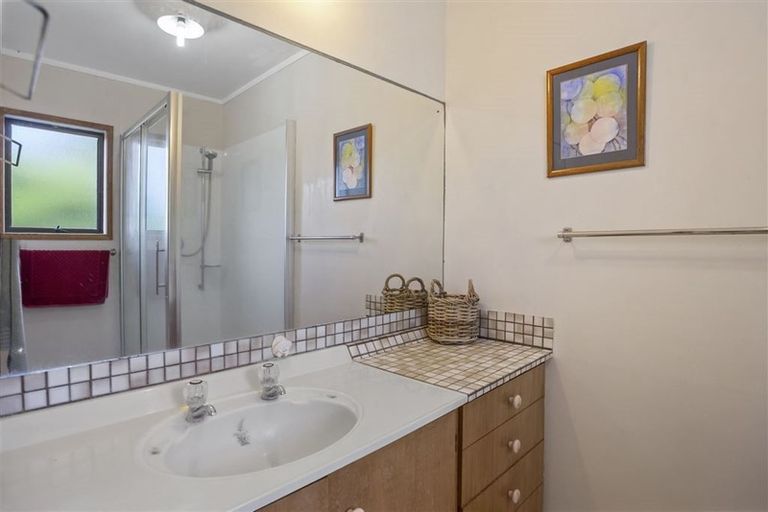 Photo of property in 100 Tangaroa Road, Whangamata, 3620