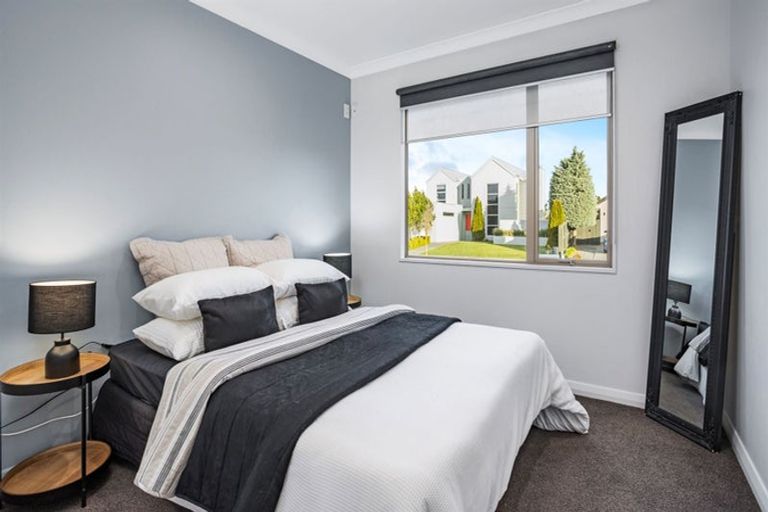 Property details for 32 Linkwater Way, Parklands, Christchurch, 8083