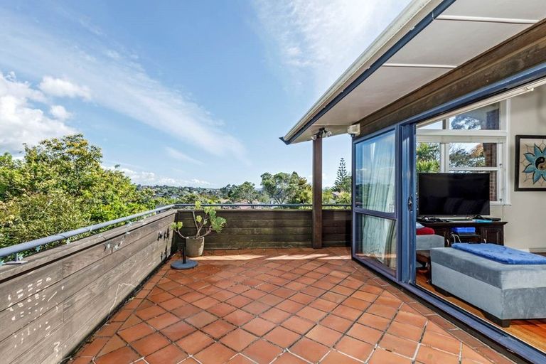 Photo of property in 20 Holt Avenue, Torbay, Auckland, 0630
