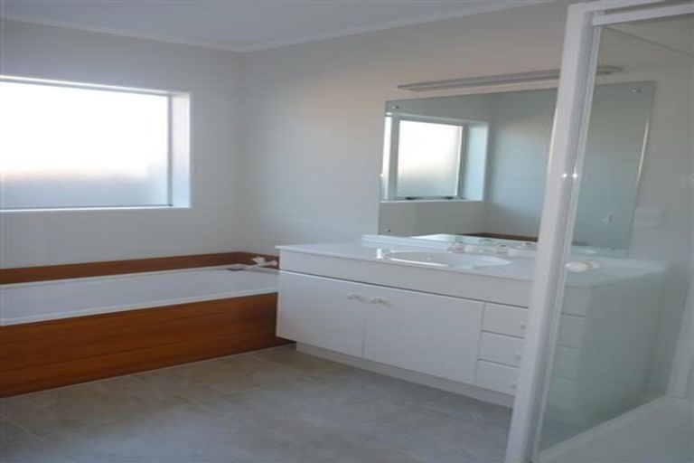 Photo of property in 111 Millhouse Drive, Northpark, Auckland, 2013