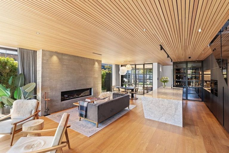 Photo of property in 40 Hewitts Road, Merivale, Christchurch, 8014