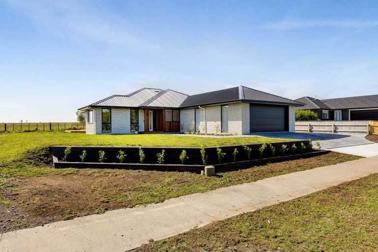 Photo of property in 62 Aratapu Street, Waitara, 4320