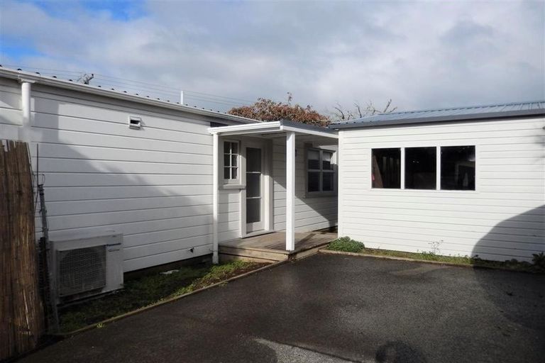 Photo of property in 374 Carrington Street, Upper Vogeltown, New Plymouth, 4310