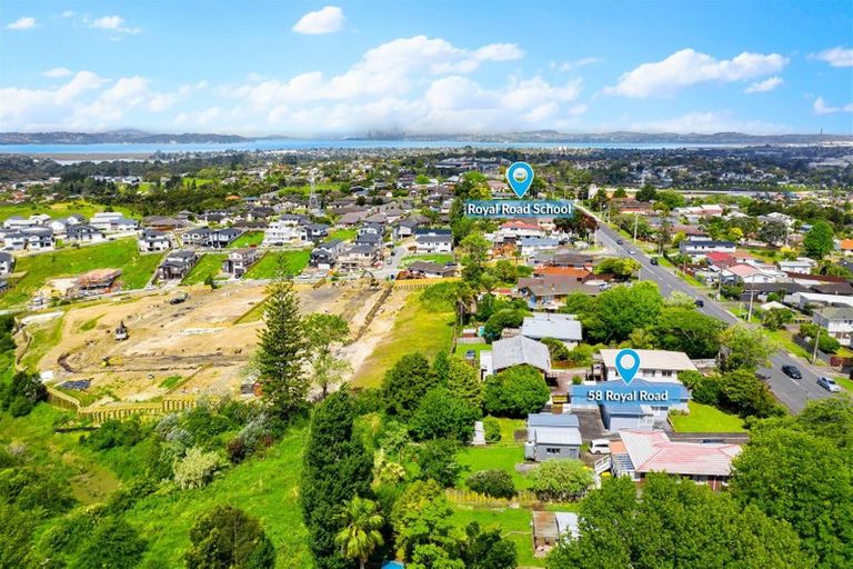Photo of property in 58 Royal Road, Massey, Auckland, 0614