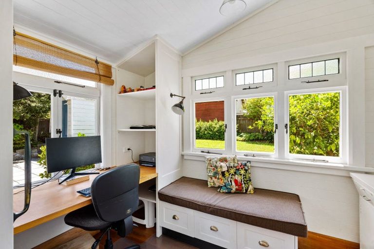 Photo of property in 28 Fitzroy Road, Bluff Hill, Napier, 4110