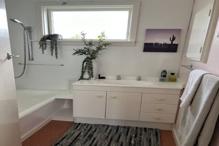 Photo of property in 16 Bradshaw Terrace, Riccarton, Christchurch, 8011