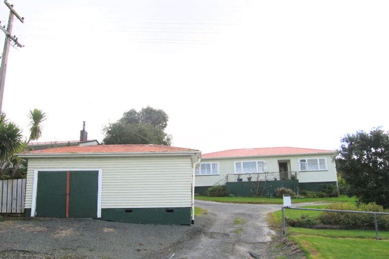 Photo of property in 6 Bickerstaffe Road, Maungaturoto, 0520