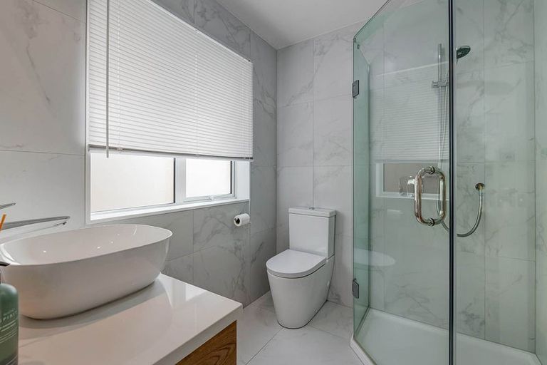 Photo of property in 125 Godfrey Drive, Orewa, 0931