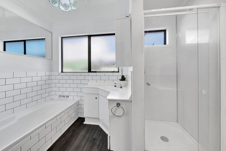 Photo of property in 84 Pioneer Road, Moturoa, New Plymouth, 4310