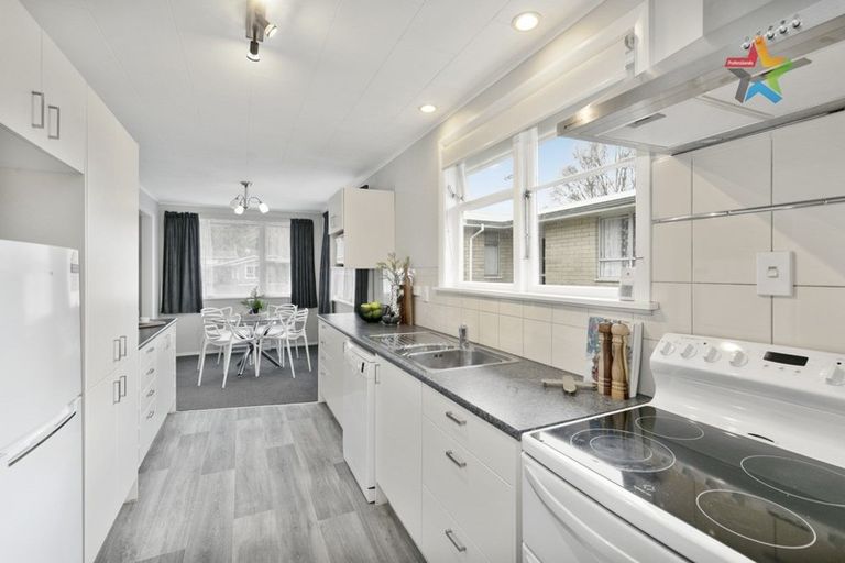 Photo of property in 50 Holdsworth Avenue, Trentham, Upper Hutt, 5018