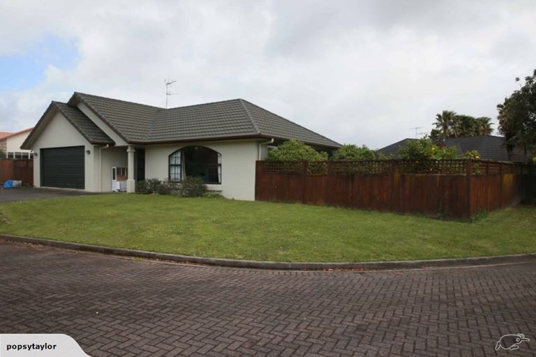 Photo of property in 32 Fendalton Drive, Rototuna, Hamilton, 3210