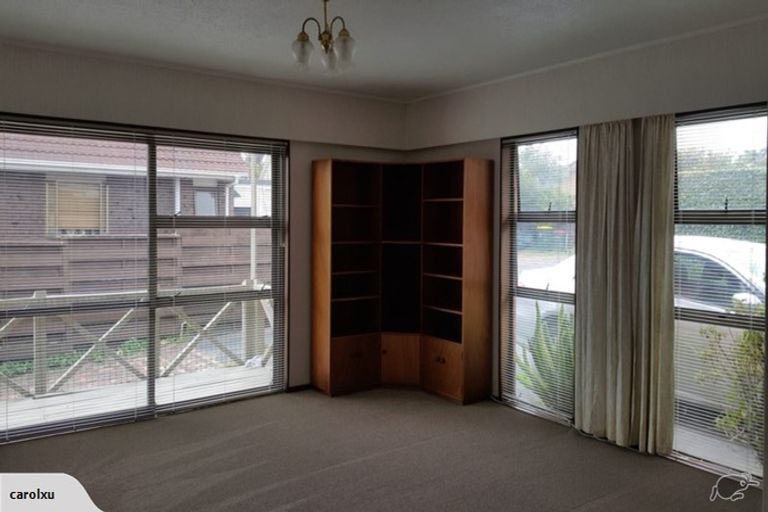 Photo of property in 2/7 Cornelian Crescent, Half Moon Bay, Auckland, 2012