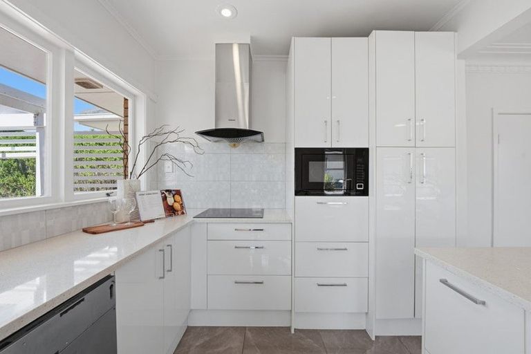 Photo of property in 1/35 Bradbury Road, Botany Downs, Auckland, 2010