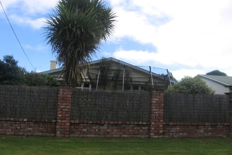 Photo of property in 16 Waitui Crescent, Waiwhetu, Lower Hutt, 5010