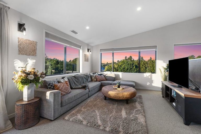 Photo of property in 16 Mearns Way, Ohauiti, Tauranga, 3112