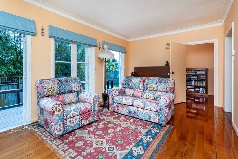 Photo of property in 36a Parakai Avenue, Parakai, 0830