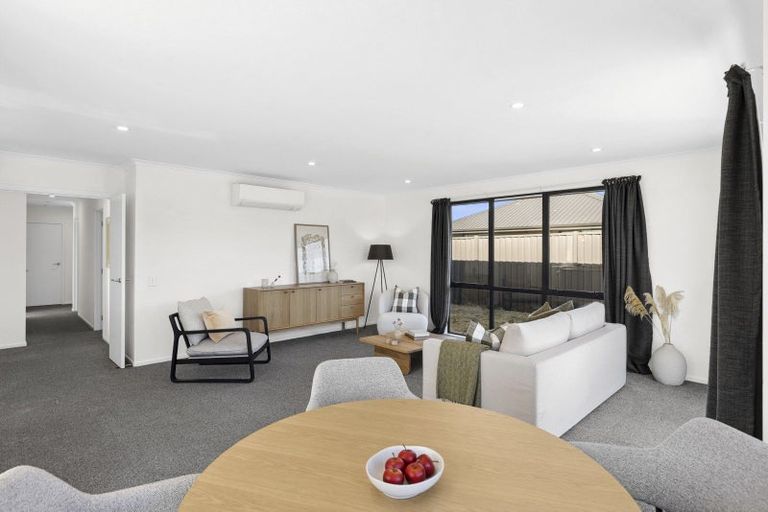 Photo of property in 12 Hebbard Court, Albert Town, Wanaka, 9305