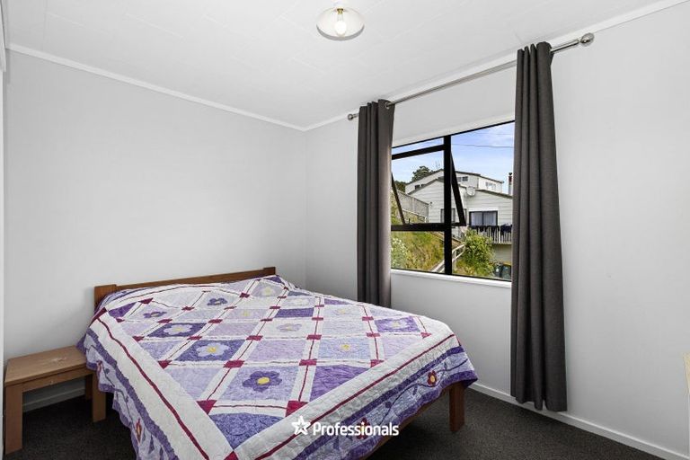 Photo of property in 14 Owhiti Street, Titahi Bay, Porirua, 5022