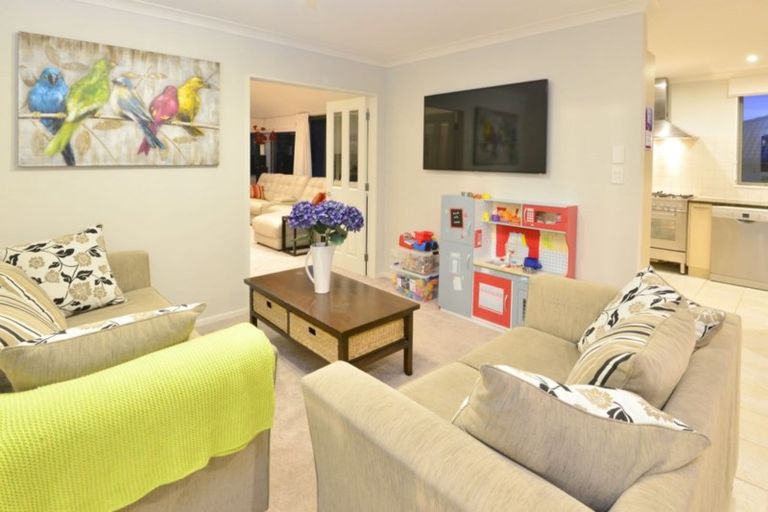 Photo of property in 41 The Ritz, Orewa, 0931