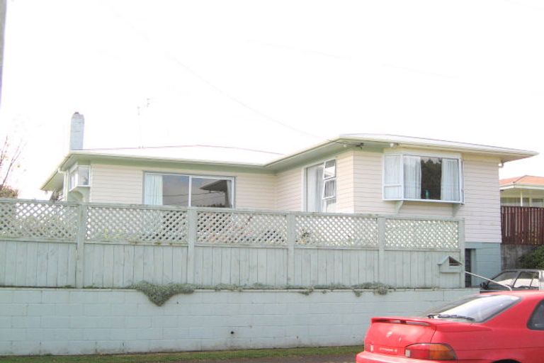 Photo of property in 10 Ranfurly Street, Waitara, 4320