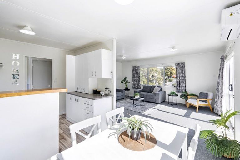 Photo of property in 5 Jensen Place, Frankleigh Park, New Plymouth, 4310