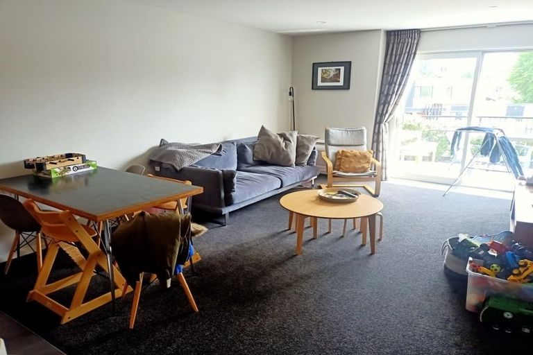 Photo of property in 4/2 Dyers Pass Road, Cashmere, Christchurch, 8022