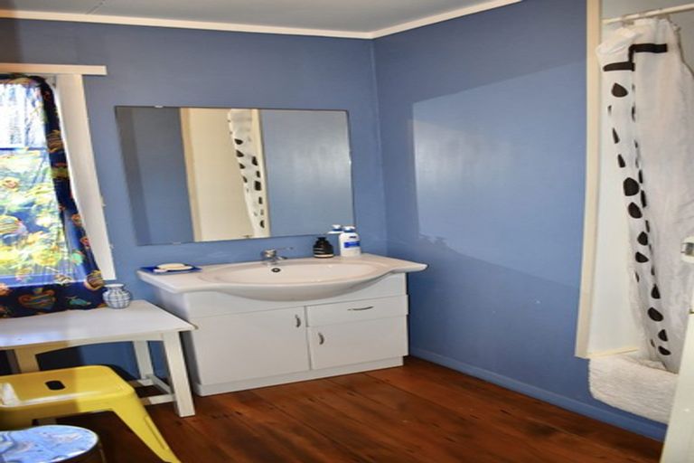 Photo of property in 16 Koromiko Street, Otaki Beach, Otaki, 5512