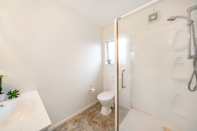 Photo of property in 11a Norana Road, Maoribank, Upper Hutt, 5018