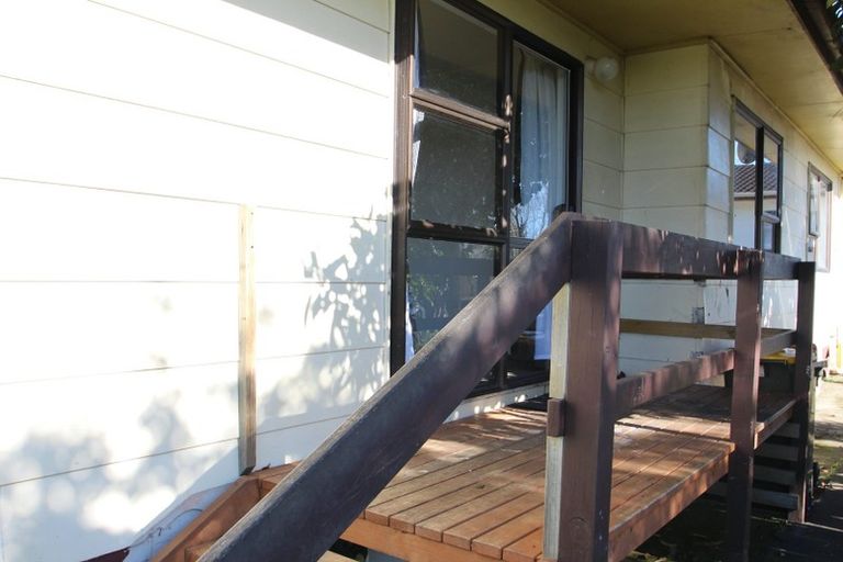 Photo of property in 2/12 Tamworth Close, Manurewa, Auckland, 2102