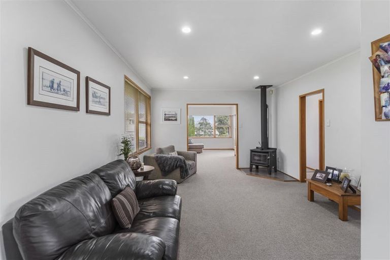 Photo of property in 16 Juniper Road, Sunnynook, Auckland, 0620