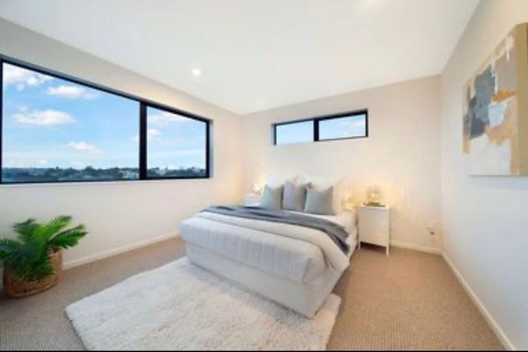 Photo of property in 11b Hebron Road, Waiake, Auckland, 0630