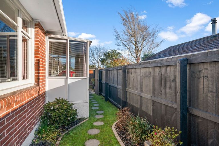 Photo of property in 1/310 Main North Road, Redwood, Christchurch, 8051