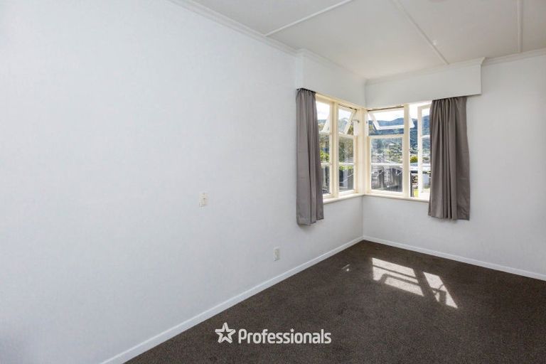 Photo of property in 161 Wellington Road, Wainuiomata, Lower Hutt, 5014